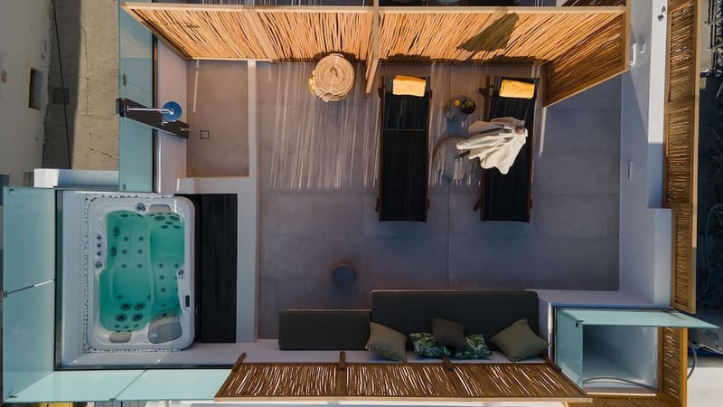 Private hot tub at Makava Suites Naxos, Naxos — photo 4