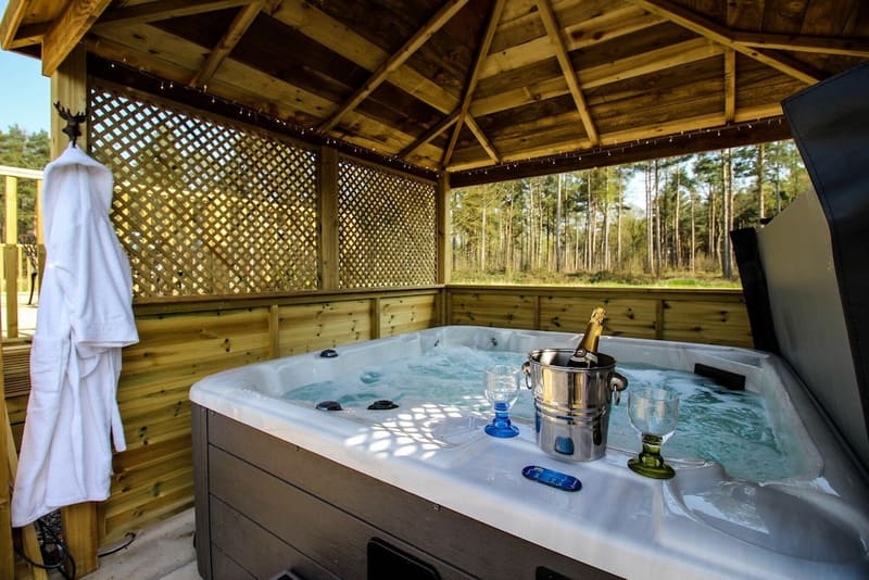 Private hot tub at Hollicarrs - Stag Lodge, York, photo 2