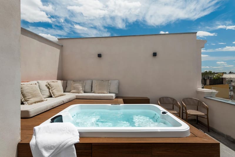 Private plunge pool at La Sillería de Arfe, Seville, photo 3