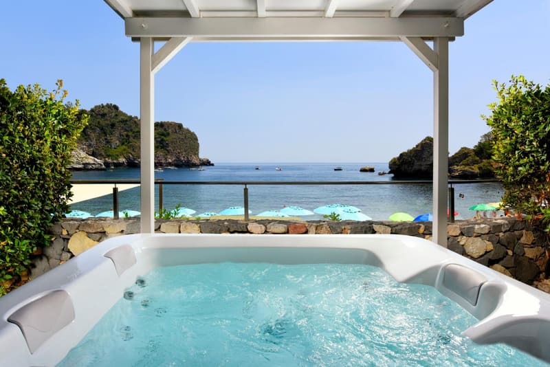 Private hot tub at La Plage Resort, Taormina — photo 6