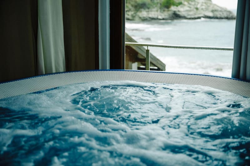 Private hot tub at La Plage Resort, Taormina — photo 4