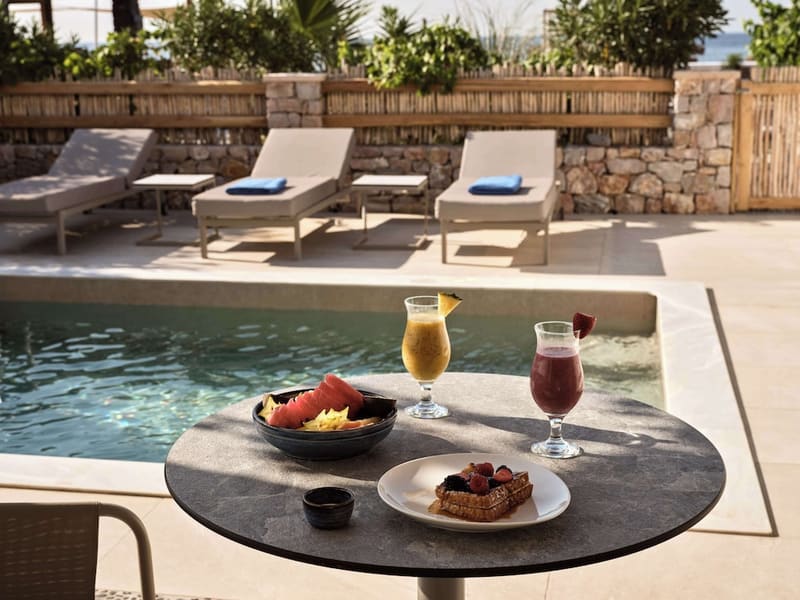 Private hot tub at Sea Breeze Santorini Beach Resort, Curio Collection Hilton, Santorini, photo 4