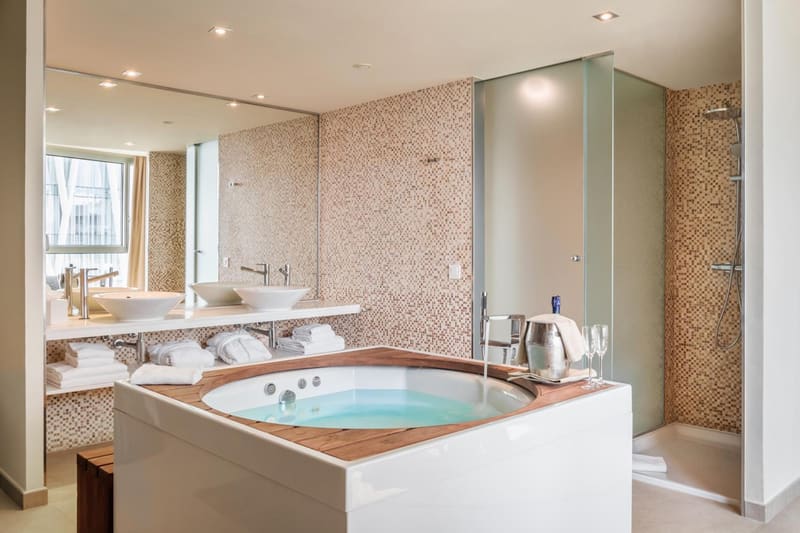 Private hot tub at Hotel SB Diagonal Zero 4 Sup, Barcelona — photo 2