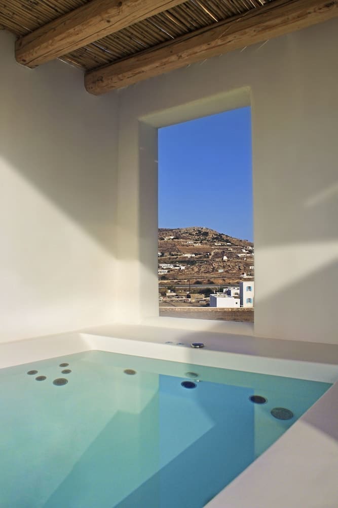 Private hot tub at Adama Mykonos Boutique Hotel, Mykonos — photo 4