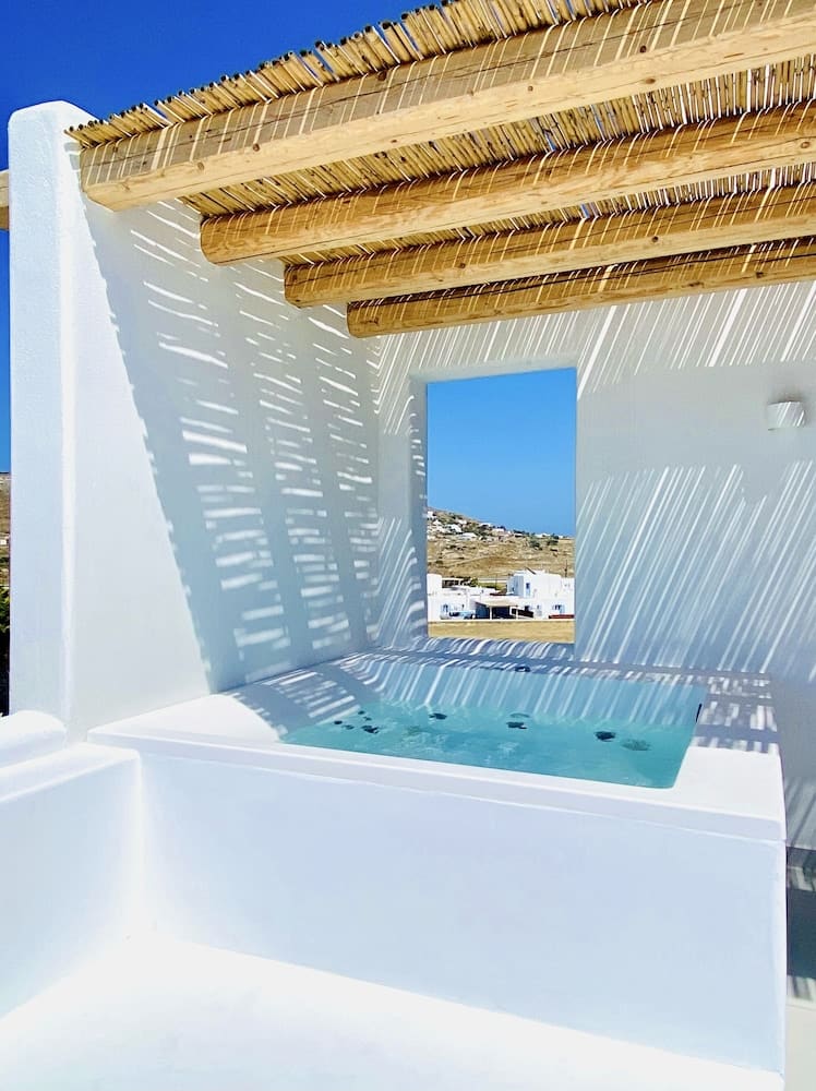 Private hot tub at Adama Mykonos Boutique Hotel, Mykonos — photo 3