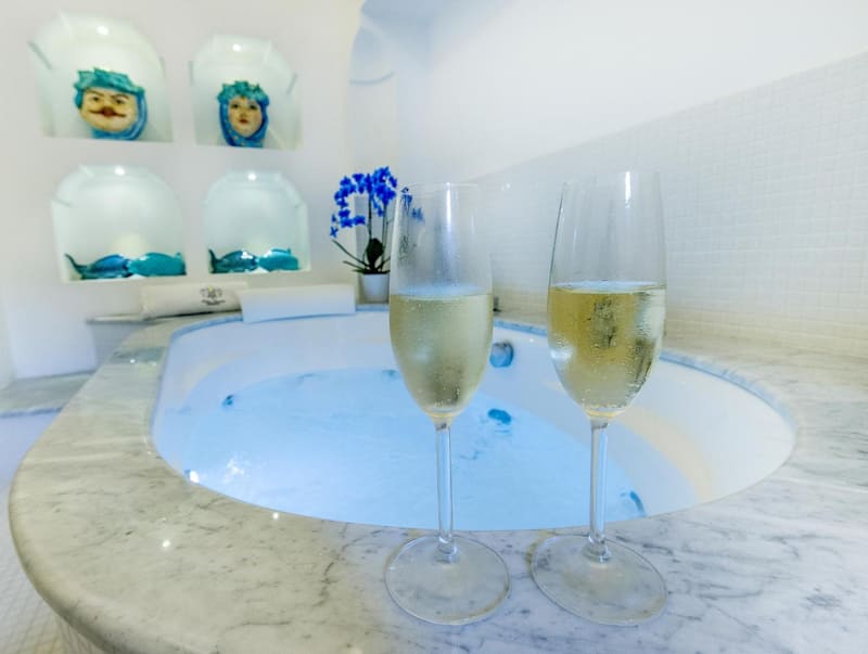 Private hot tub at Relais Correale Rooms & Garden, Sorrento — photo 4