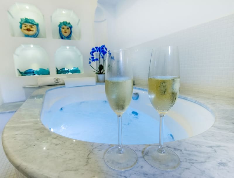 Private hot tub at Relais Correale Rooms & Garden, Sorrento