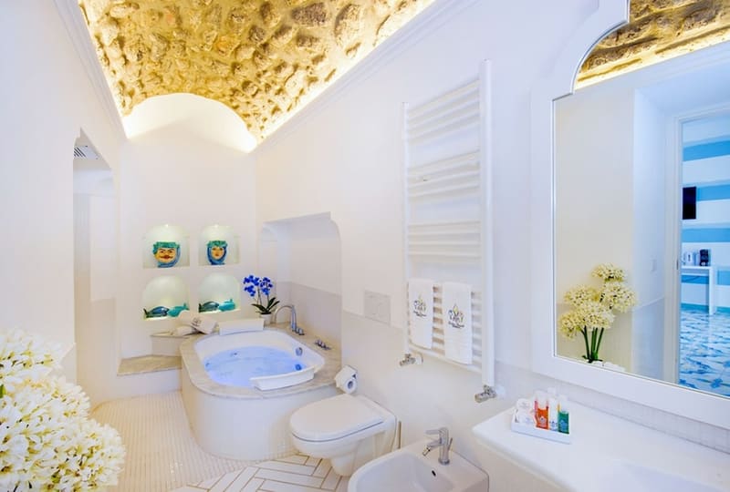 Private hot tub at Relais Correale Rooms & Garden, Sorrento — photo 2