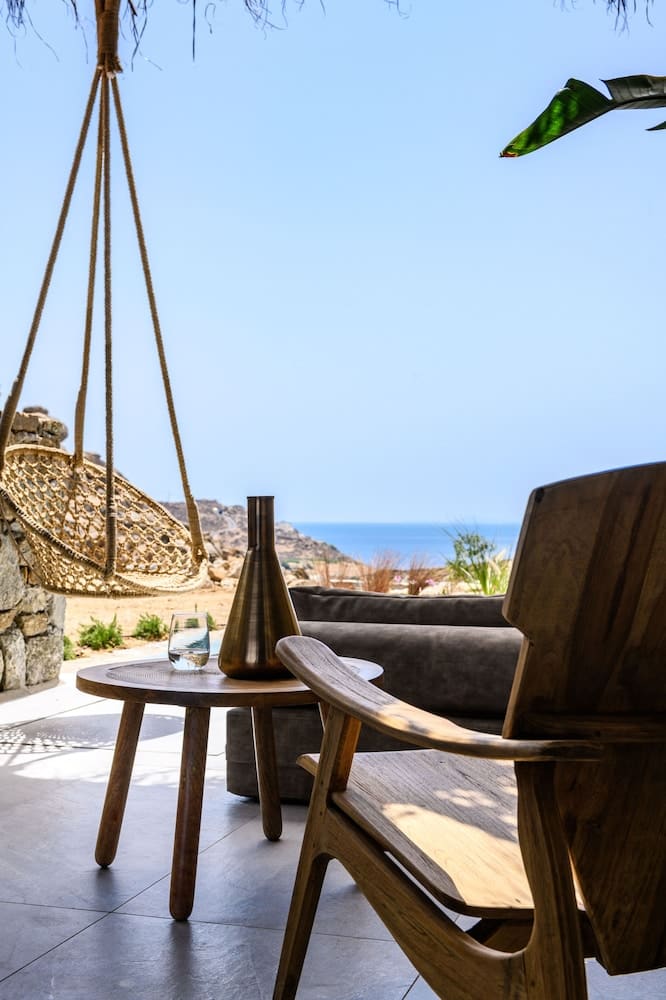 Private plunge pool at Charisma Hotel and Wellness Suites, Mykonos — photo 6
