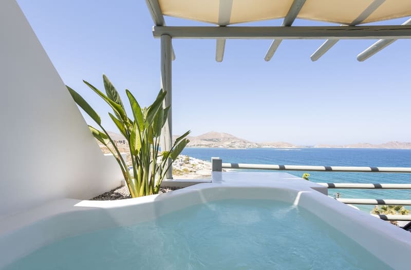 Private hot tub at Senia Hotel, Paros — photo 2
