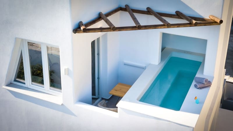 Private hot tub at Emerald Collection Suites, Santorini — photo 5