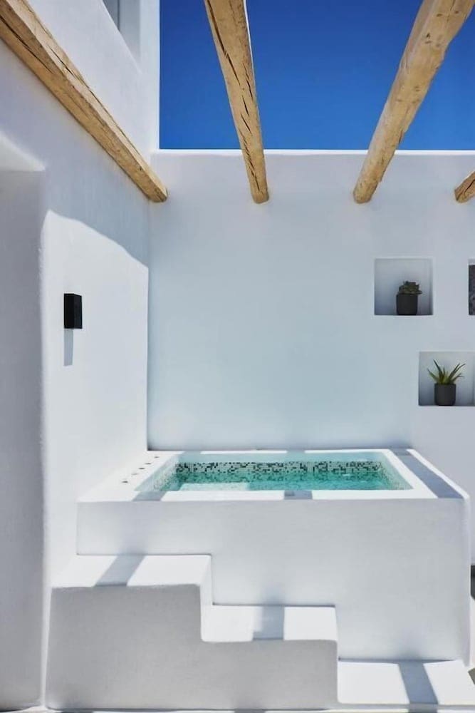 Private hot tub at Hotel Kalisperis, Santorini