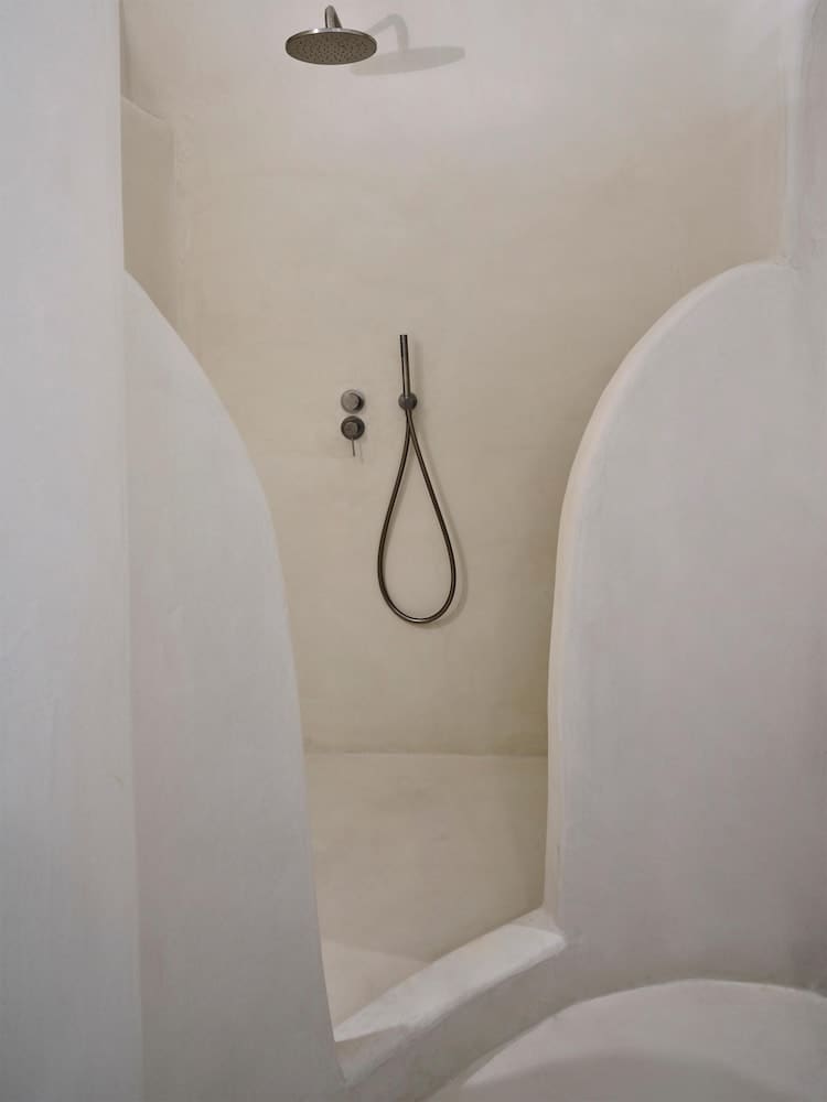 Private hot tub at Andronis Luxury Suites, Santorini — photo 5