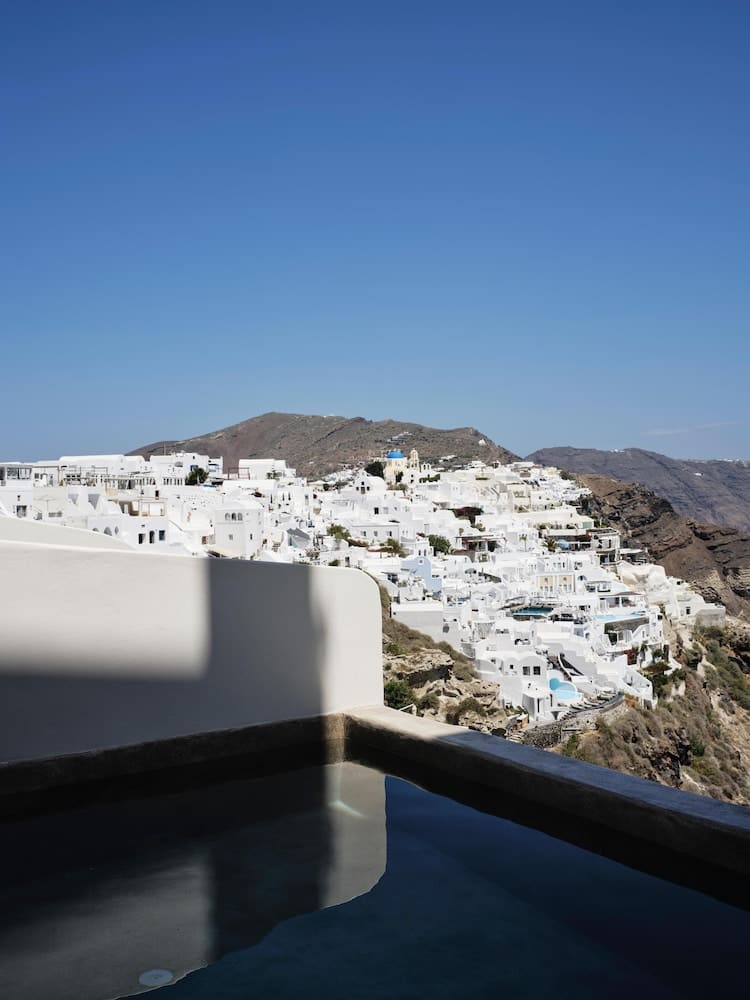 Private hot tub at Andronis Luxury Suites, Santorini — photo 2