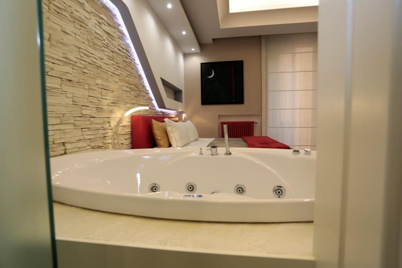 Private hot tub at Luxury on the River, Rome, photo 3
