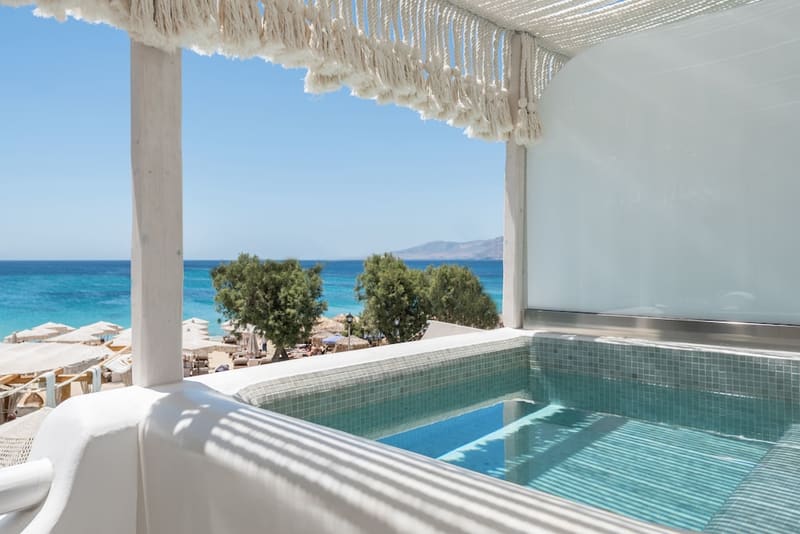 Private hot tub at Virtu Suites, Naxos — photo 3