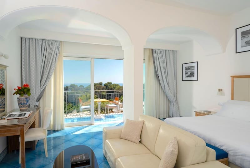 Private hot tub at Hotel La Floridiana, Capri — photo 5