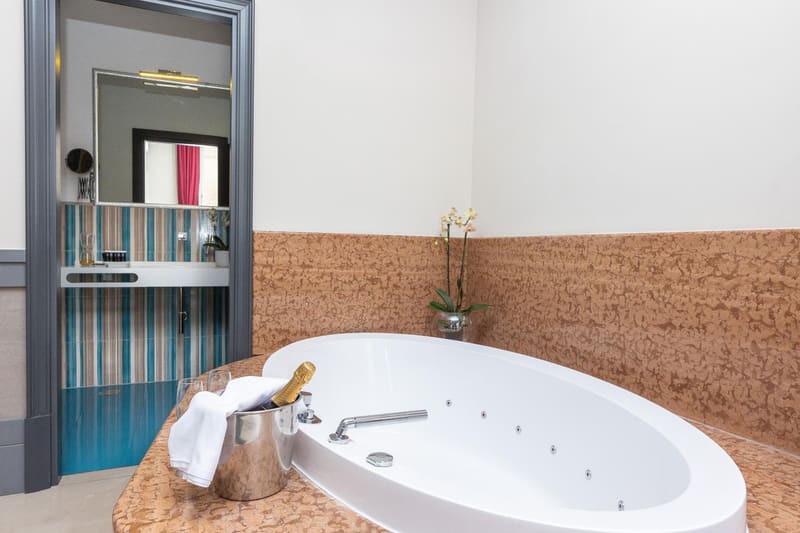 Private hot tub at Hotel Castellino Roma, Rome, photo 5