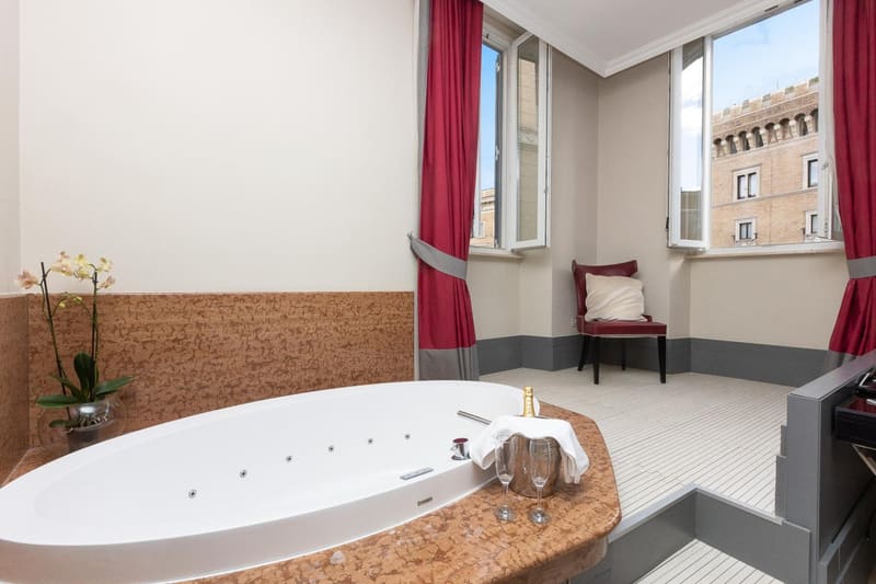 Private hot tub at Hotel Castellino Roma, Rome, photo 3