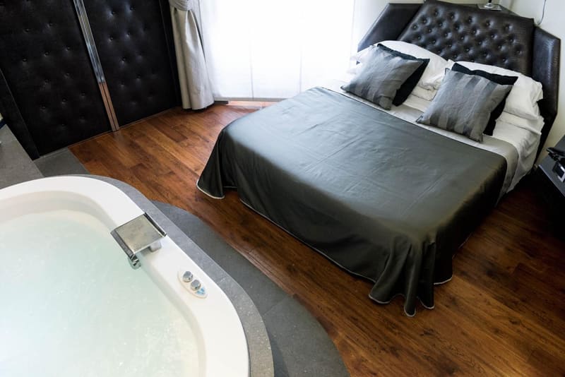 Private hot tub at Le Stanze Di Federica, Rome, photo 4