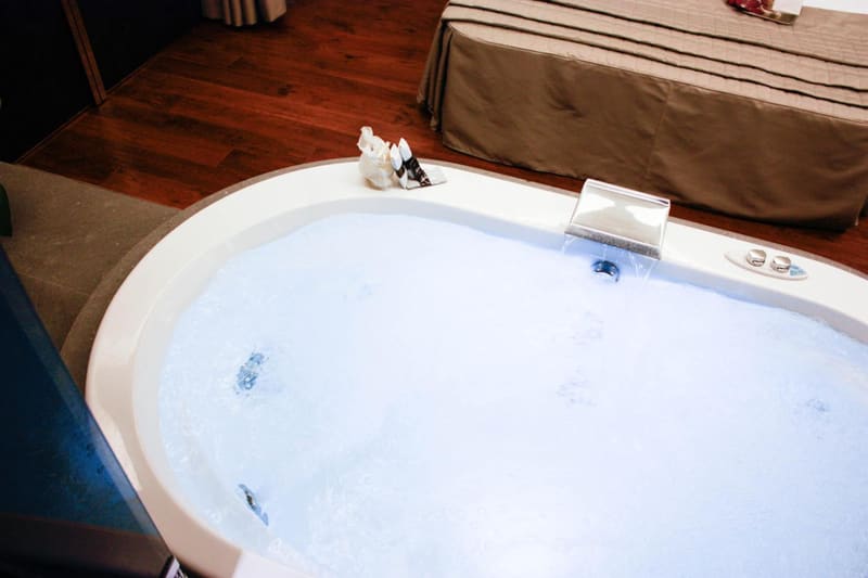 Private hot tub at Le Stanze Di Federica, Rome, photo 6