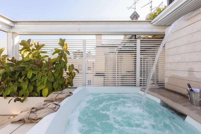 Private plunge pool at Amazing Piazza Venezia Suites, Rome, photo 5