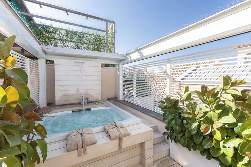 Private plunge pool at Amazing Piazza Venezia Suites, Rome, photo 4