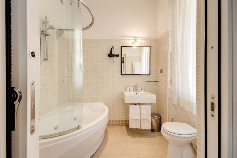 Private hot tub at Target Inn Rome, Rome, photo 4