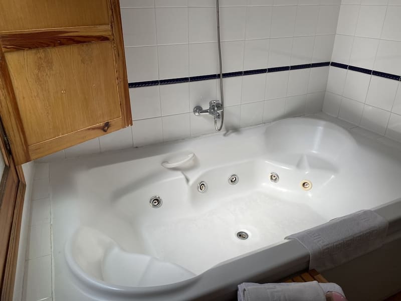 Private hot tub at Hostal Moscatel, Malaga, photo 2
