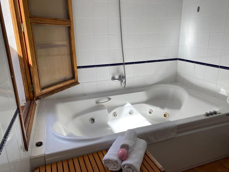 Private hot tub at Hostal Moscatel, Malaga, photo 4