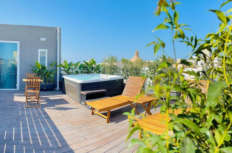 Private hot tub at Casa Reale Boutique Hotel, Valletta, photo 2