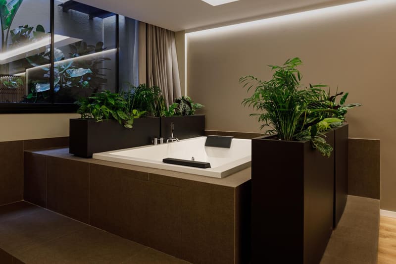 Private hot tub at Aparthotel Mariano Cubi Barcelona, Barcelona — photo 2