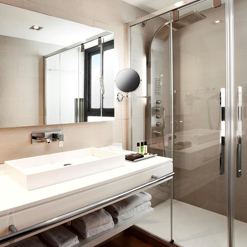 Private hot tub at Aparthotel Mariano Cubi Barcelona, Barcelona, photo 6