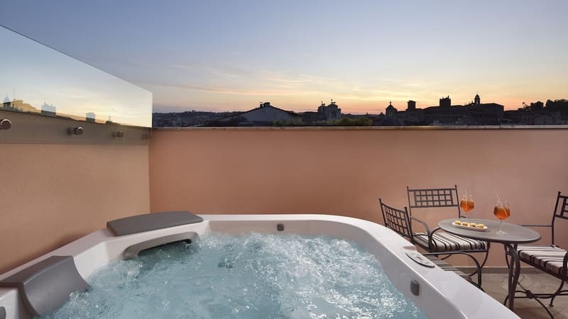 Private hot tub at FH55 Grand Hotel Palatino, Rome — photo 4