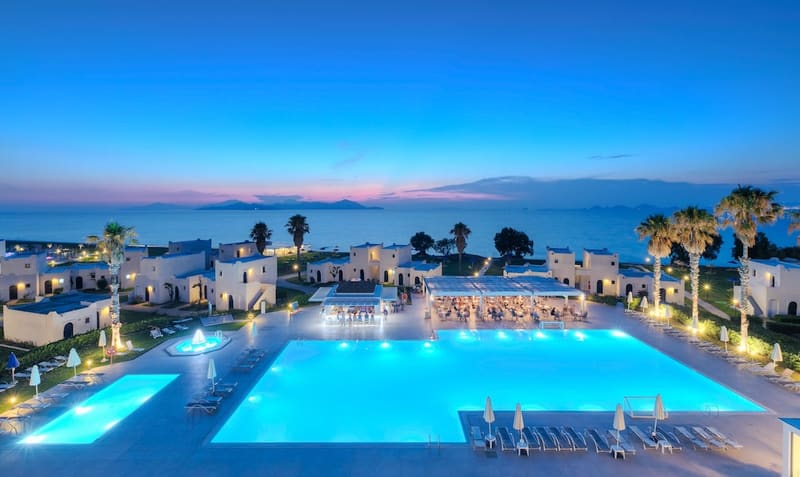 Private plunge pool at Aeolos Beach Hotel, Kos — photo 5