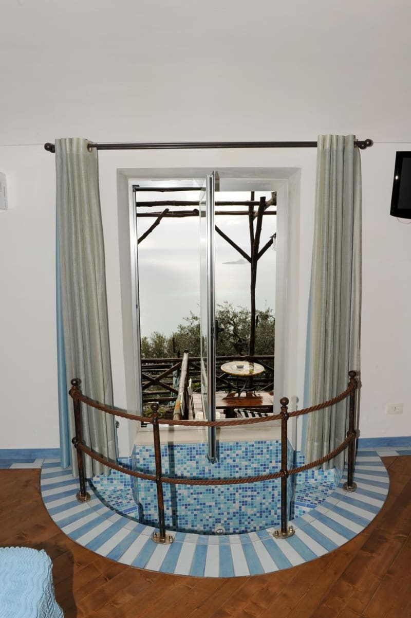 Private jacuzzi at Fattoria La Tagliata, Positano — photo 2