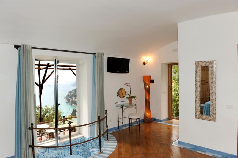 Private jacuzzi at Fattoria La Tagliata, Positano, photo 2