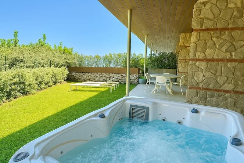 Private hot tub at Isola Bella Infinity Suites, Taormina — photo 5