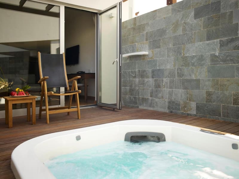 Private jacuzzi at Sunrise Pearl Hotel & Spa, Protaras — photo 2