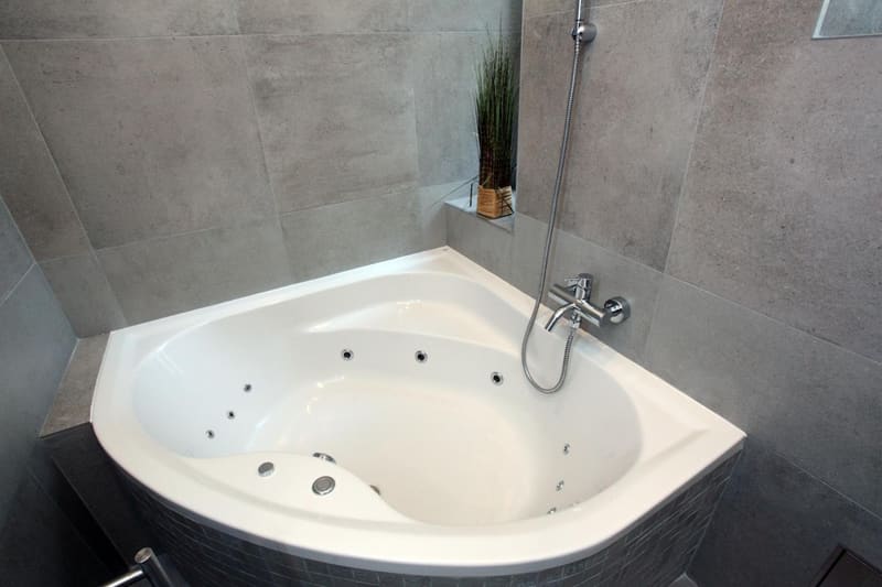 Private hot tub at Apartment House - The Modern Flat, Prague, photo 3