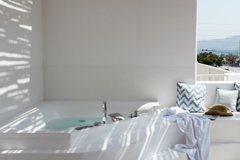 Private hot tub at Arco Solium Suites, Milos — photo 4