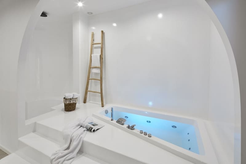 Private hot tub at Arco Solium Suites, Milos — photo 3