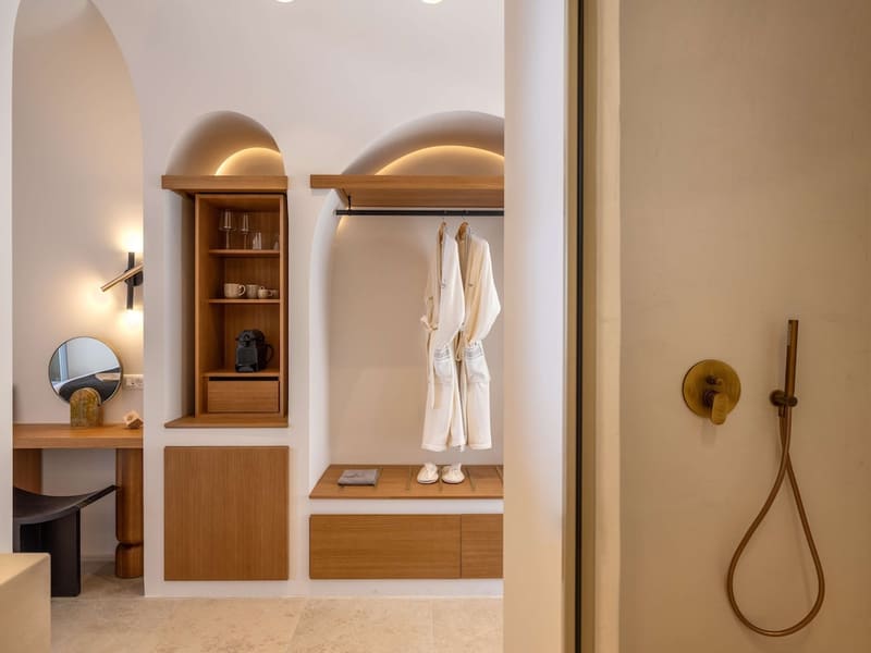 Private hot tub at Santo Mine Oia Suites, Santorini — photo 6