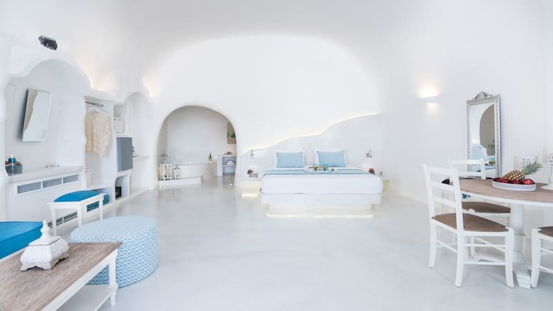 Private plunge pool at Maregio Suites, Santorini