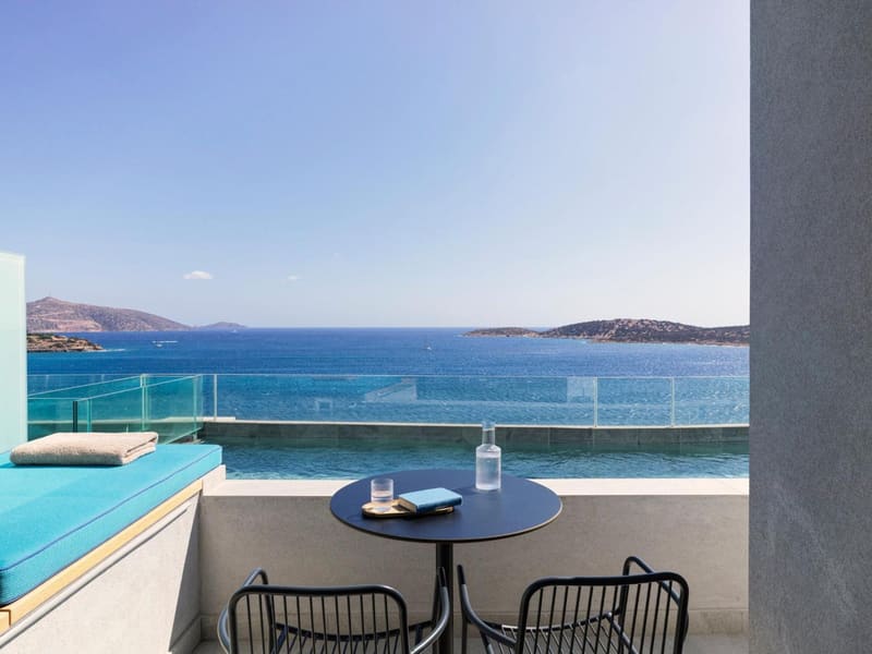 Hotels with a private in-room jacuzzi, hot tub or plunge pool in Agios Nikolaos