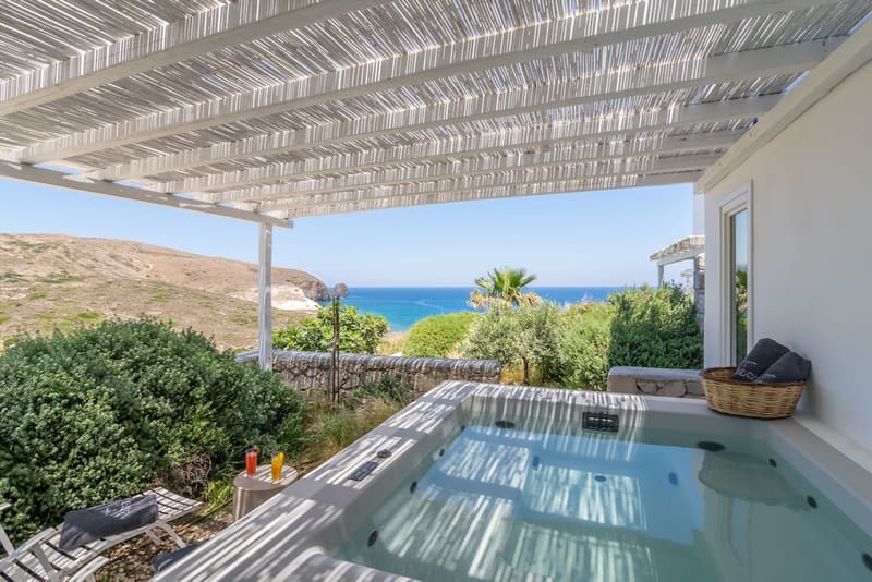 Private plunge pool at Milos Breeze Boutique Hotel, Milos — photo 2