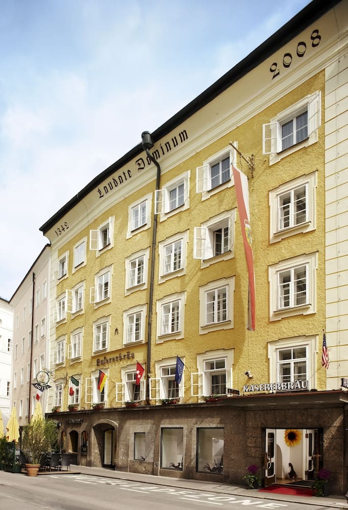 Private hot tub at Altstadthotel Kasererbräu, Salzburg — photo 6