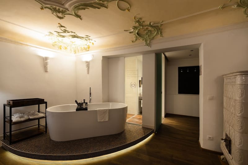 Private hot tub at Altstadthotel Kasererbräu, Salzburg — photo 5
