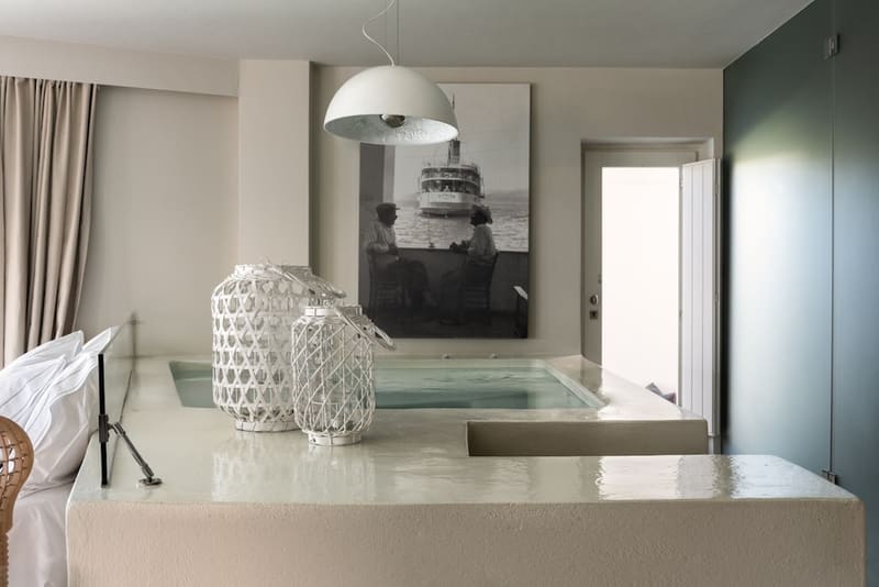 Private plunge pool at West East Suites, Santorini, photo 3