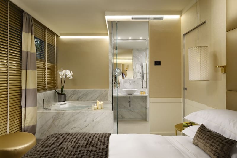 Private jacuzzi at Ponte Vecchio Suites & Spa, Florence — photo 6